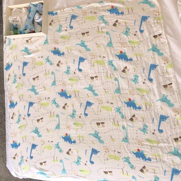 New Baby Boy Gift Box All Brand New Items - Picture 4 of 6